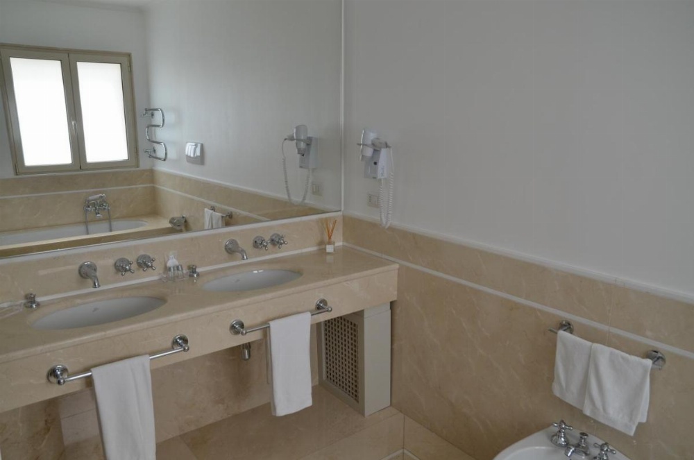 Room 56 Image 27